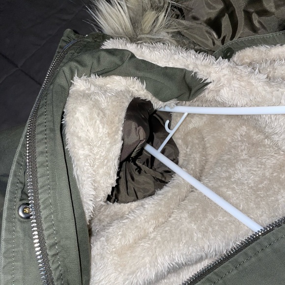 Winter coat - Picture 6 of 8